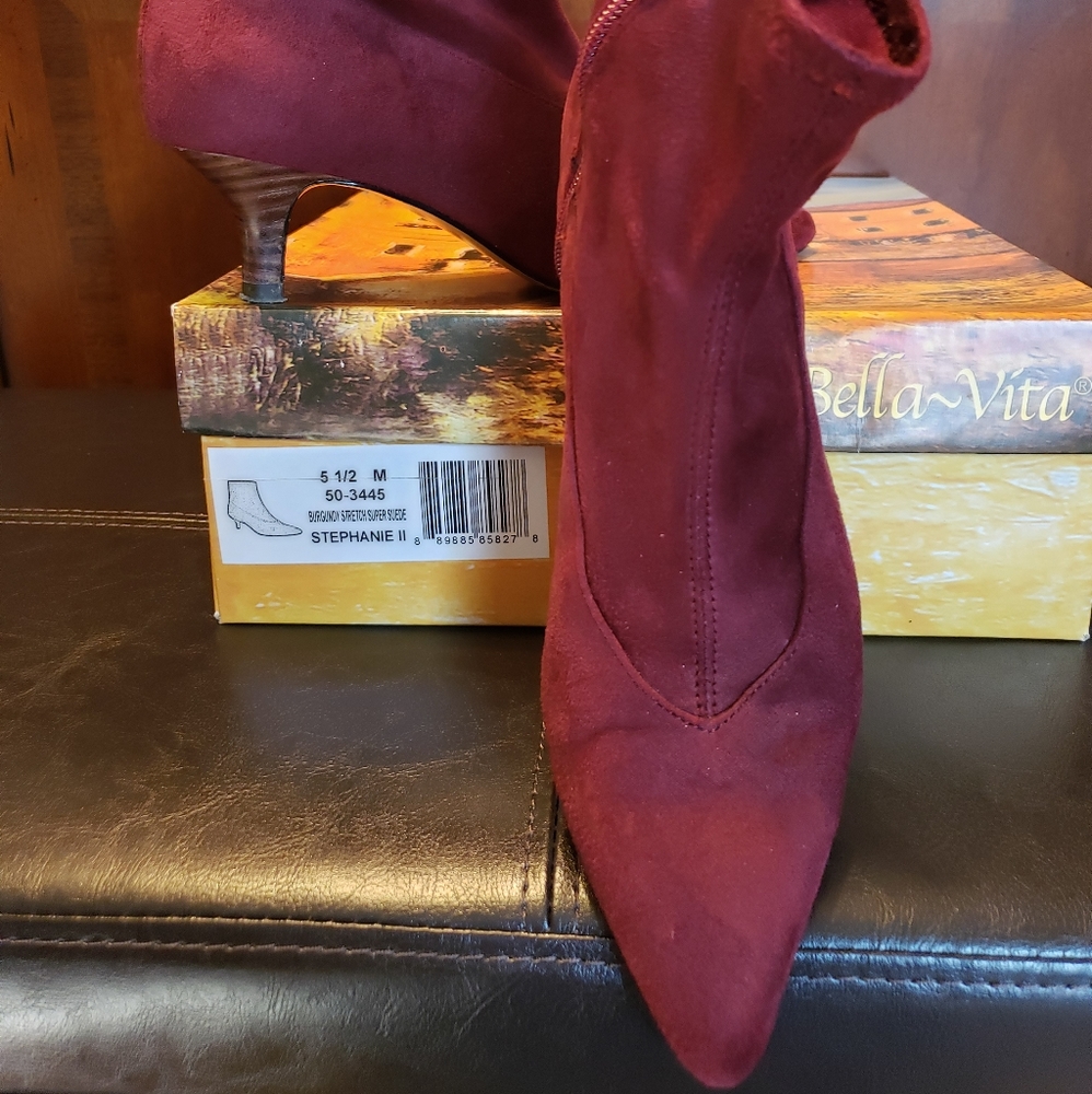 Bella Vita Stephanie II Ankle Kitten Heel Booties